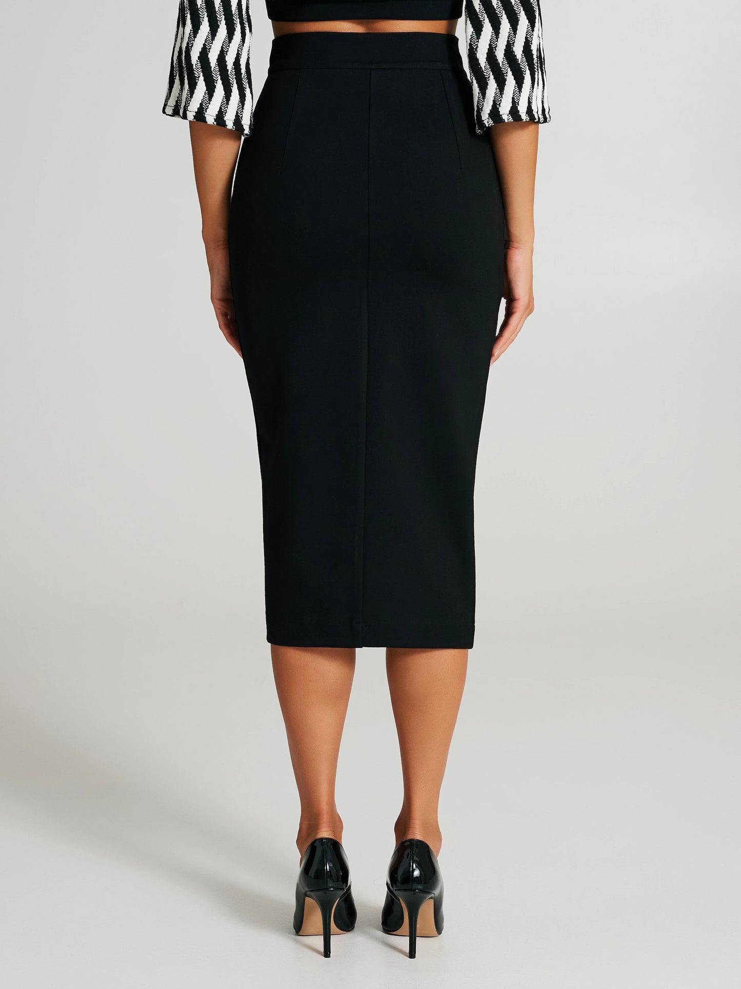 Pencil skirt with zip